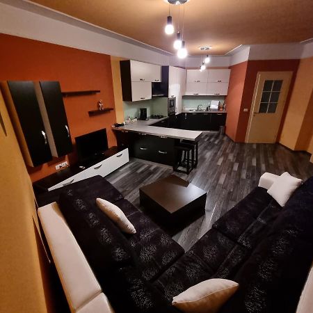 Moonshine Apartament Тирана Екстер'єр фото