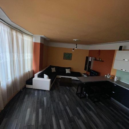 Moonshine Apartament Тирана Екстер'єр фото