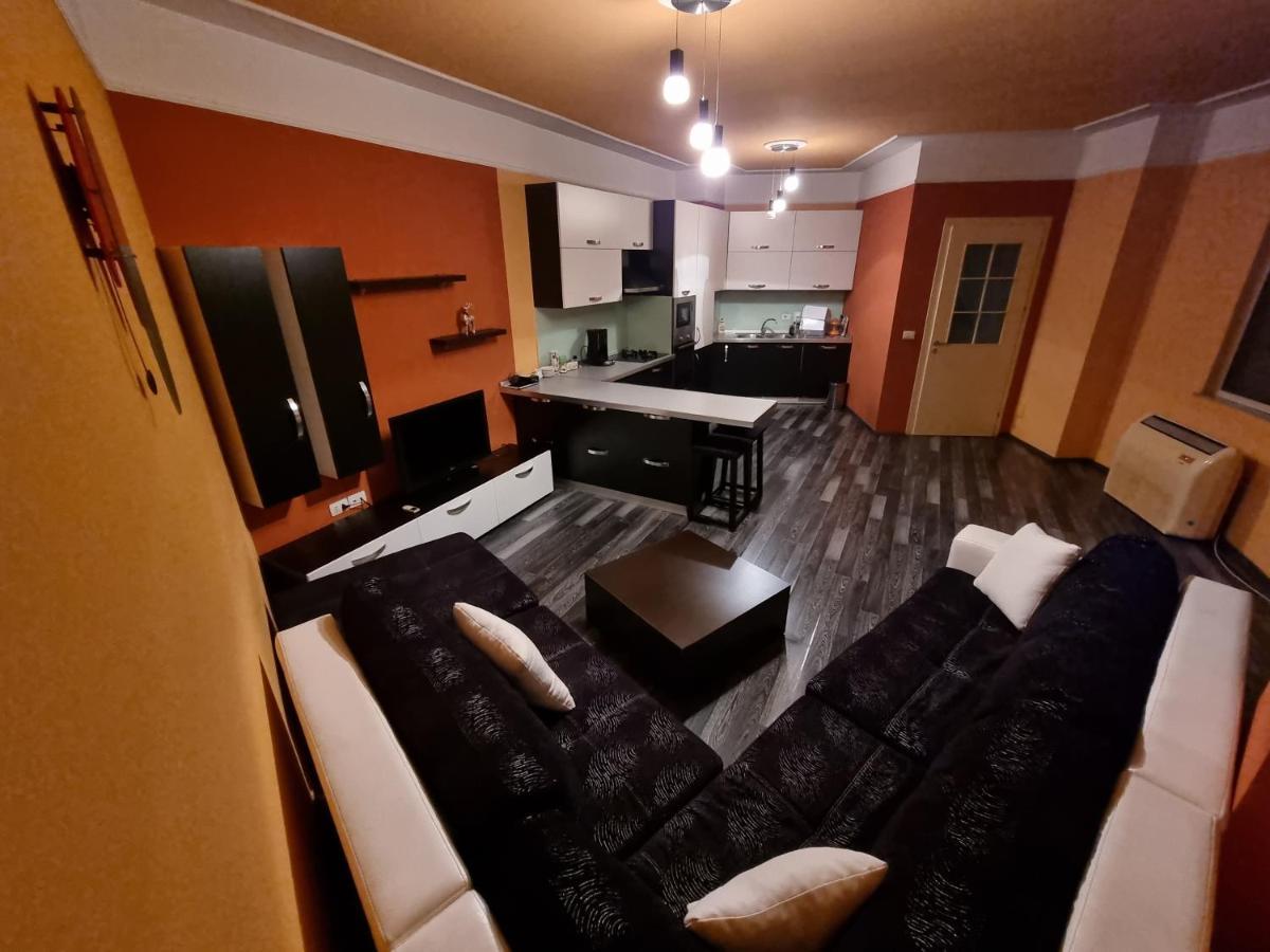 Moonshine Apartament Тирана Екстер'єр фото