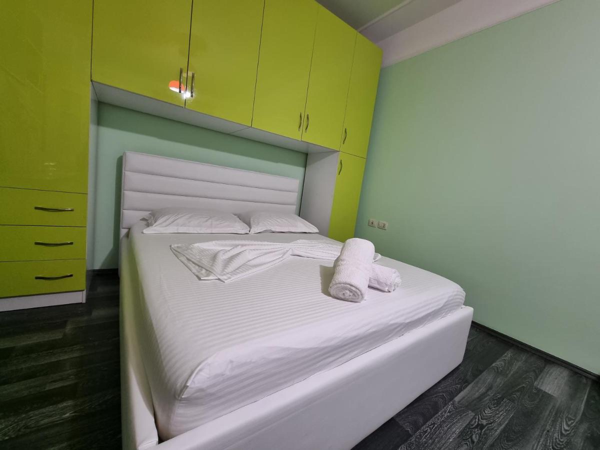 Moonshine Apartament Тирана Екстер'єр фото