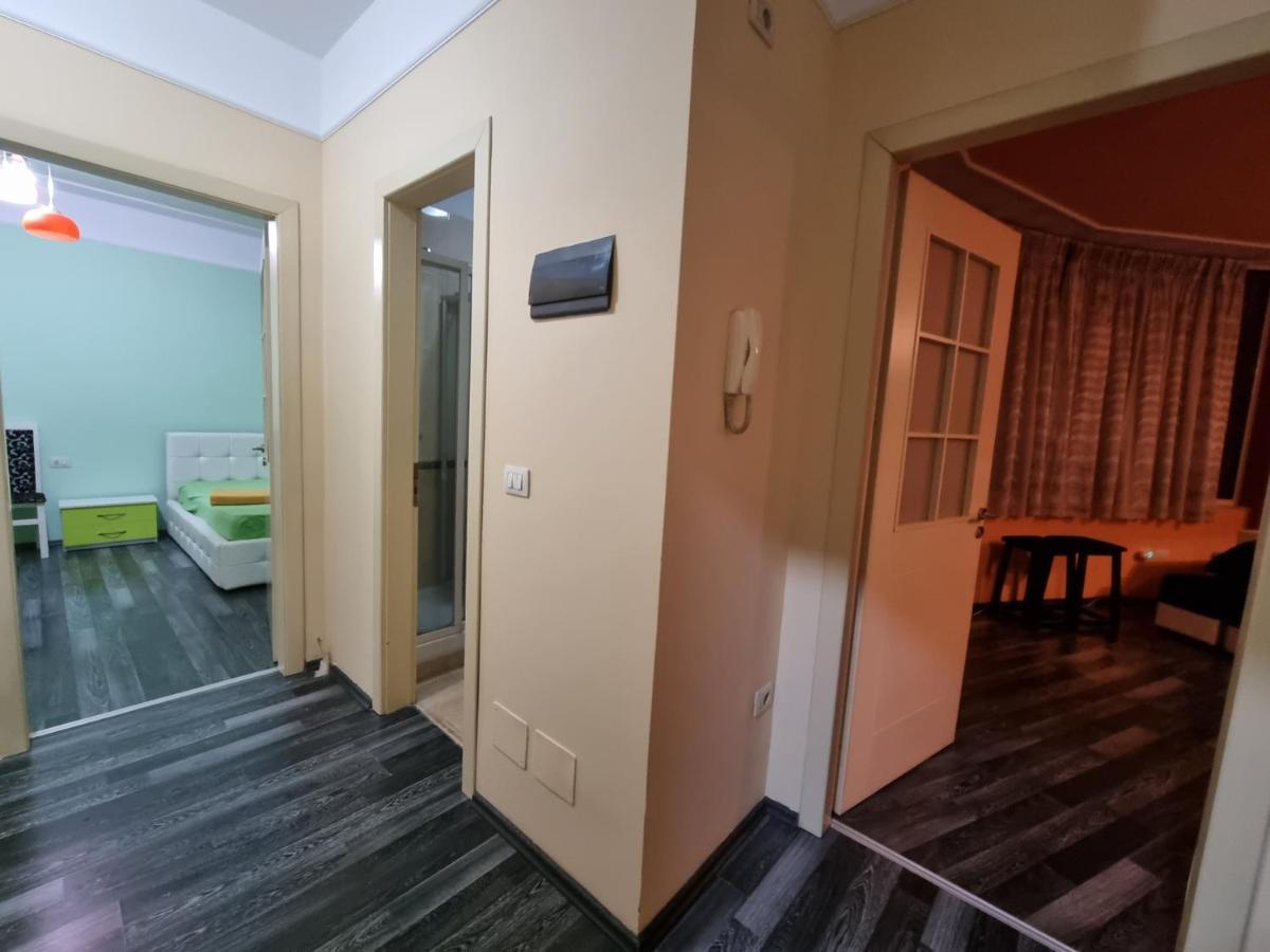 Moonshine Apartament Тирана Екстер'єр фото