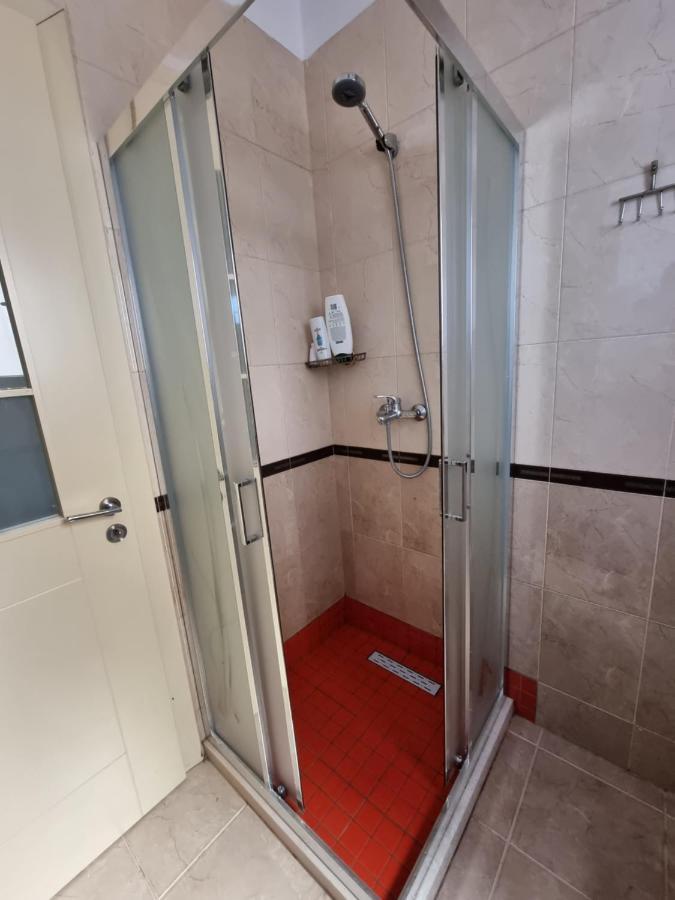 Moonshine Apartament Тирана Екстер'єр фото